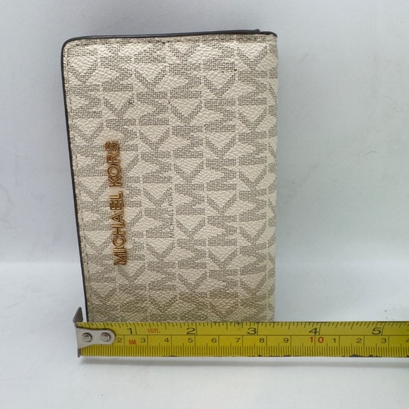 Michael Kors Bi-fold Compact Wallet Monogram - Picture 9 of 9